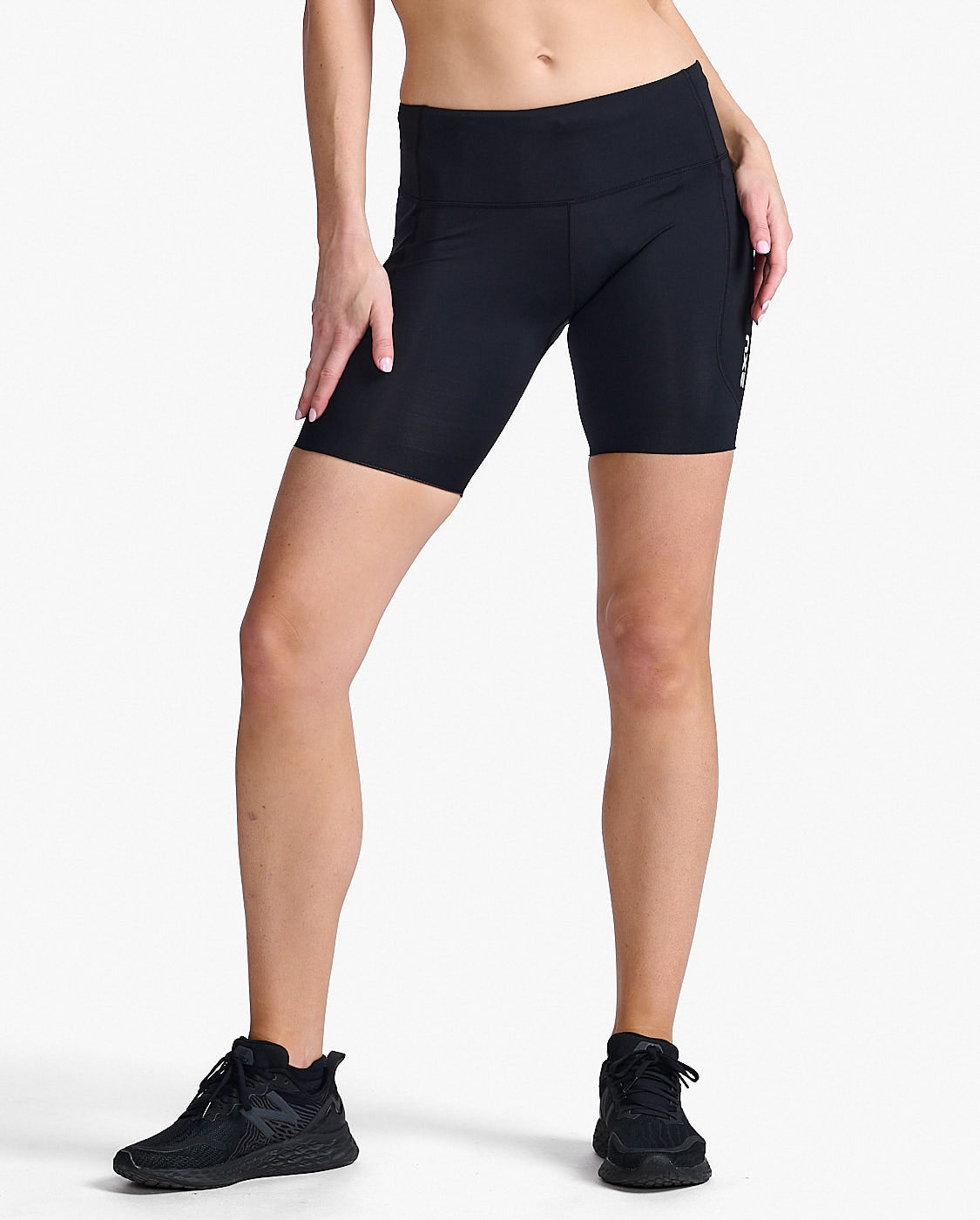 Mid rise compression clearance shorts